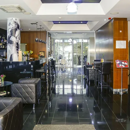 ホテル Dolce International スコピエ