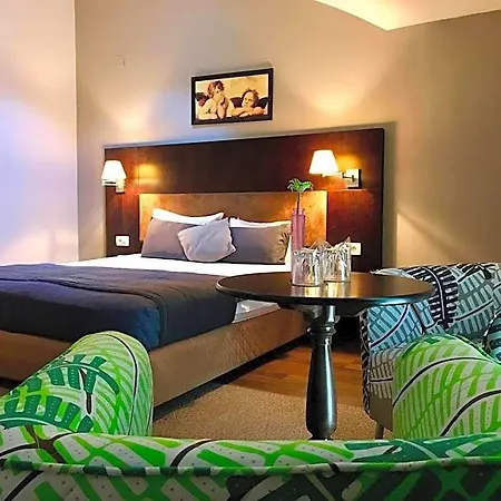 Hotel Dolce International